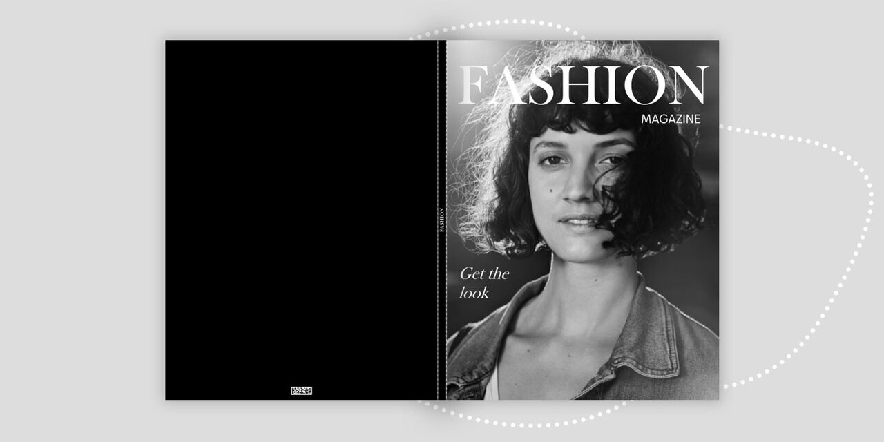 O fotocarte inspirată de o revistă de modă, cu titlul „FASHION” și portretul alb-negru al unei femei pe copertă. Coperta din spate este neagră, într-o singură culoare.